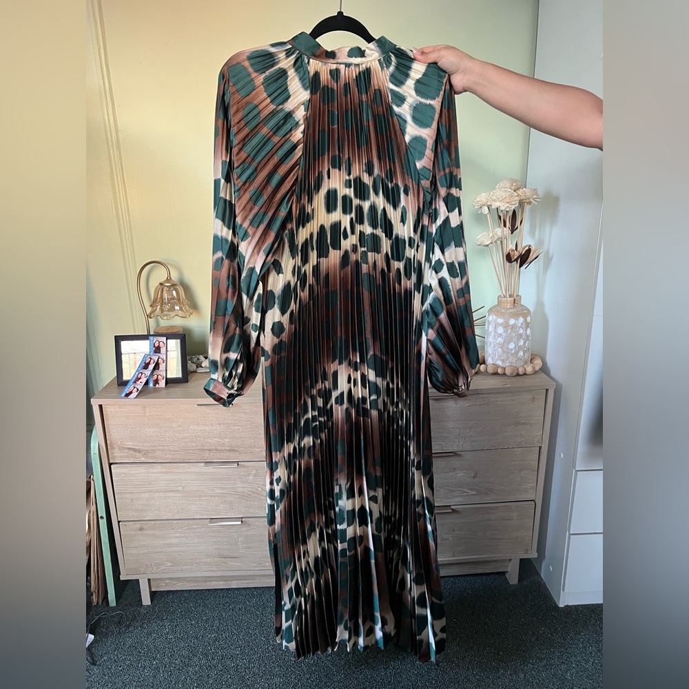 Green Modest Leopard Cheetah Print Pleated Long-Sleeve Maxi Relaxed Fit Dres M-L - Picture 12 of 16